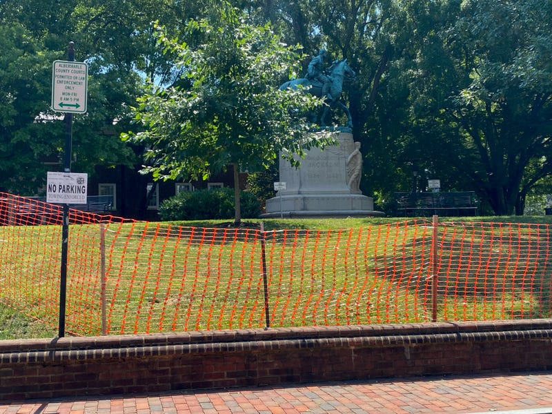 Charlottesville's Stonewall Jackson statue