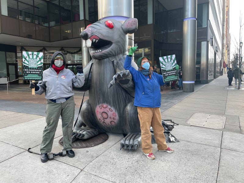 Philly Starbucks workers protesting