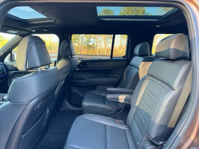 Hyundai Santa Fe Calligraphy Hybrid AWD