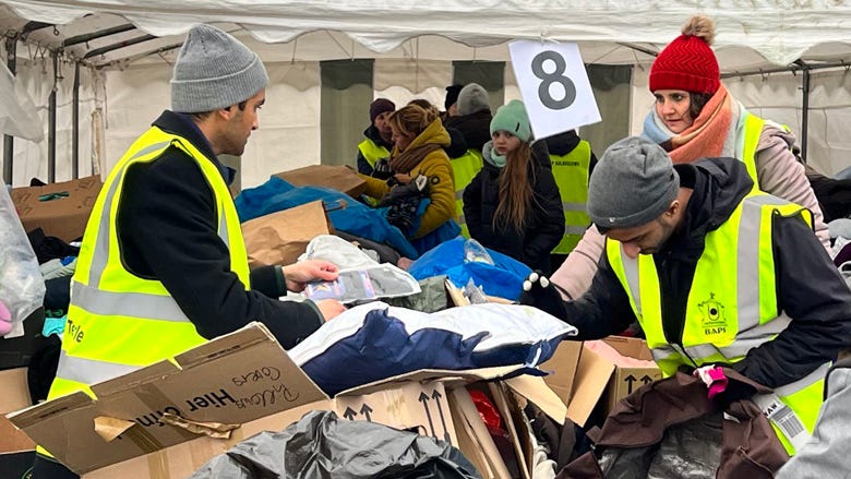 Volunteers from NJ in Poland to help with relief efforts as Ukrainians flee war