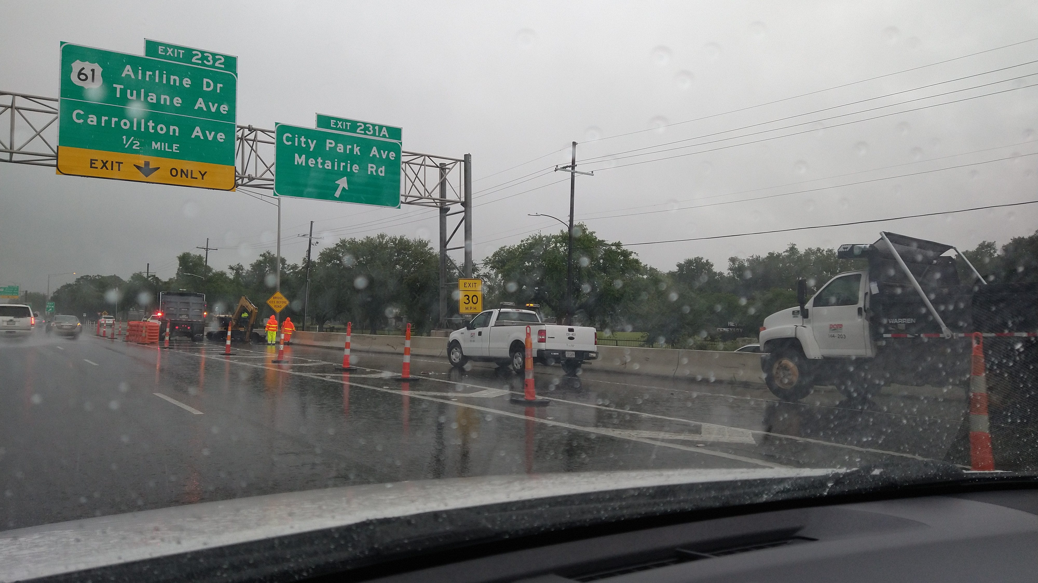DOTD repairs a sinkhole on the I-10 exit ramp to City Park Ave.