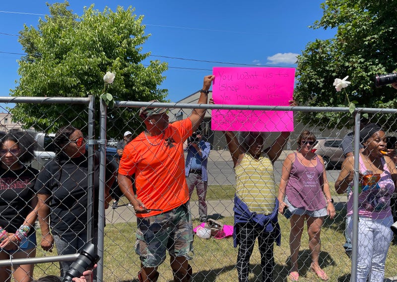 Protestors at Tops on Jefferson Avenue