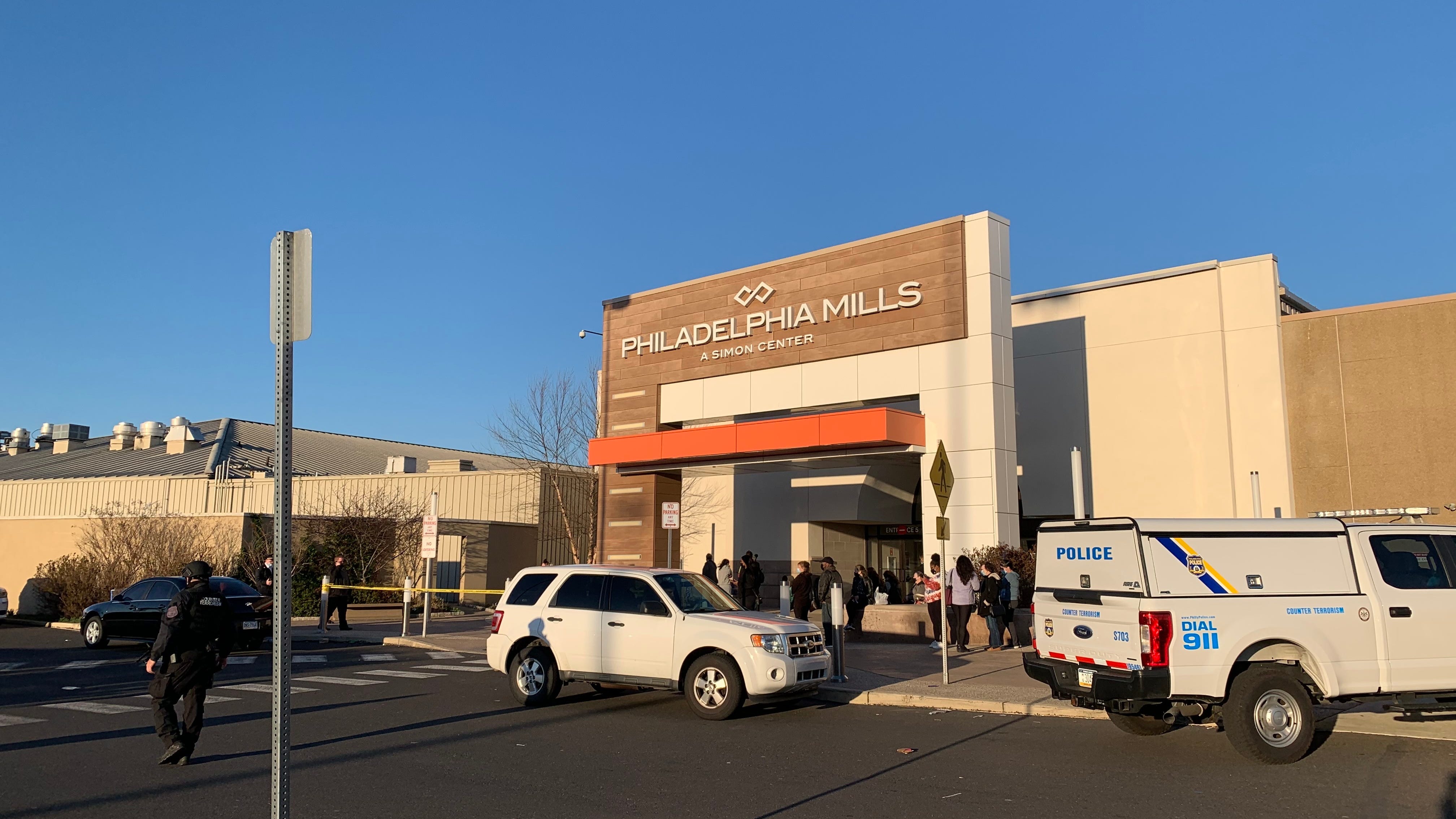 Police: Man shot, killed in Philadelphia Mills Mall