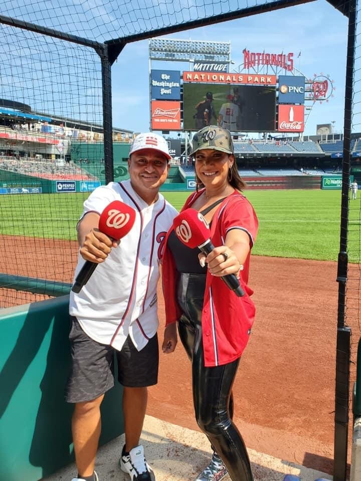 Patri y Chepe dieron la bienvenida al mes de la herencia hispana en el Nationals Park, dando la bienvenida oficial "Lets Play Ball"