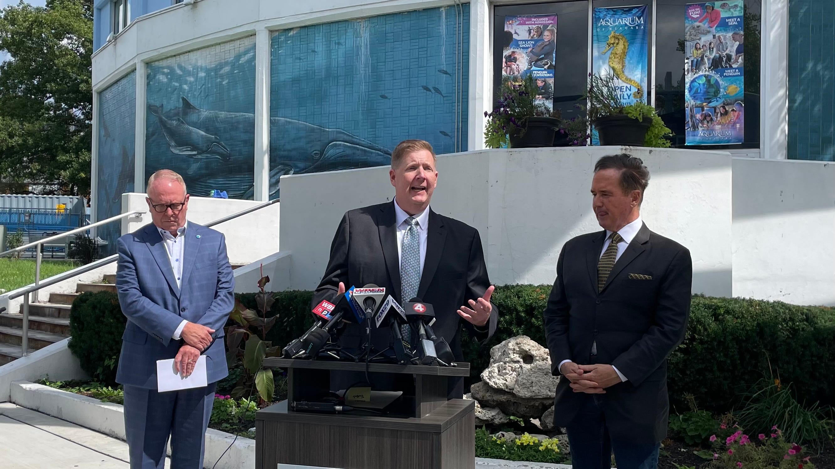 Roundtable discussion held in Niagara Falls regarding economic impact of travel, tourism in Western New York