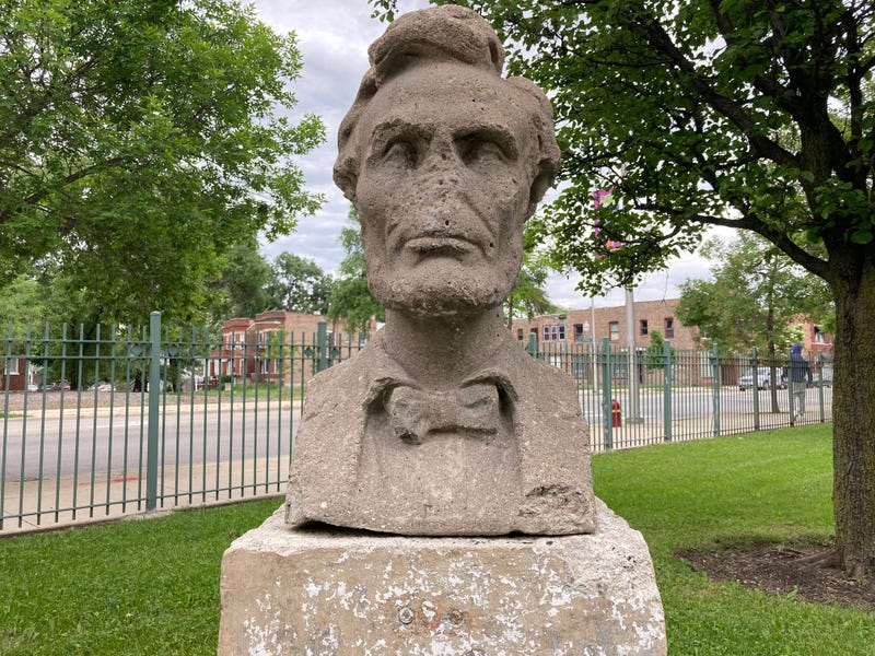 Lincoln bust close up