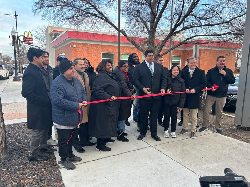 Alderman Chico cuts ribbon