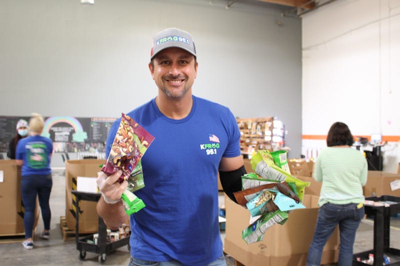K-Frog's David volunteering at Feeding America IE