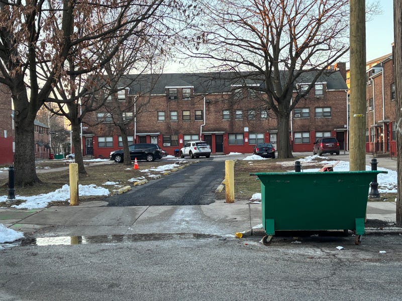 Man, woman stabbed in North Philadelphia apartment 