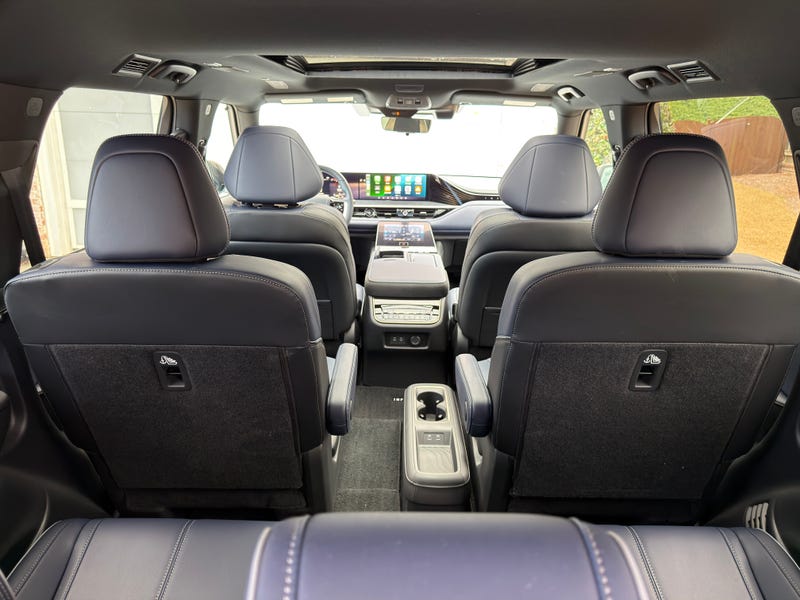 2026 Infiniti QX80 Sport