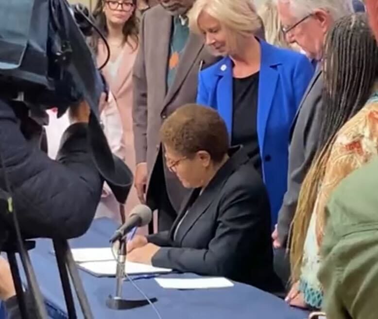 LA Mayor Karen Bass signs Declaration of Emergency on Homelessnes