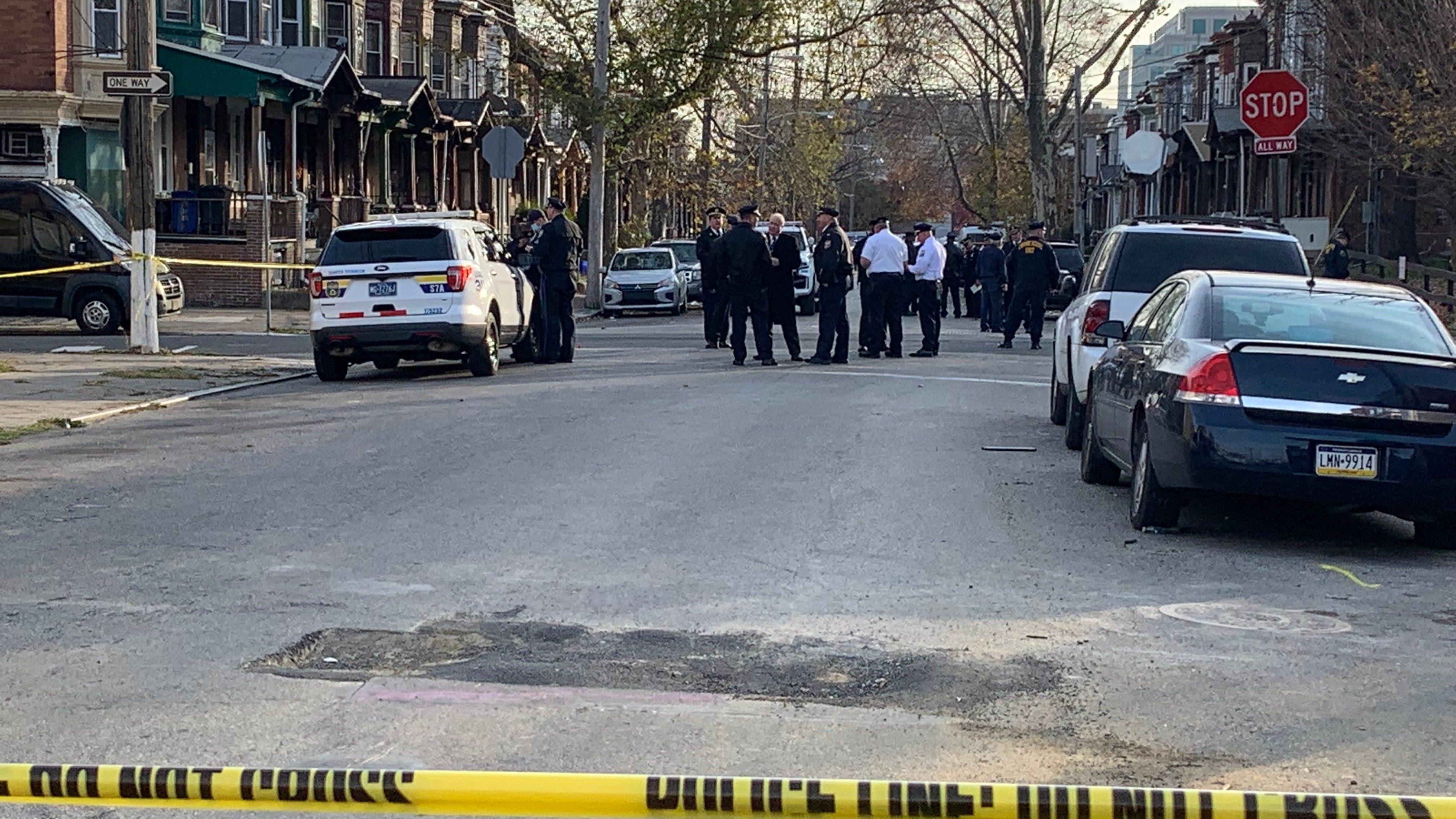 Off-duty cop shot 8 times, critically injured in North Philadelphia