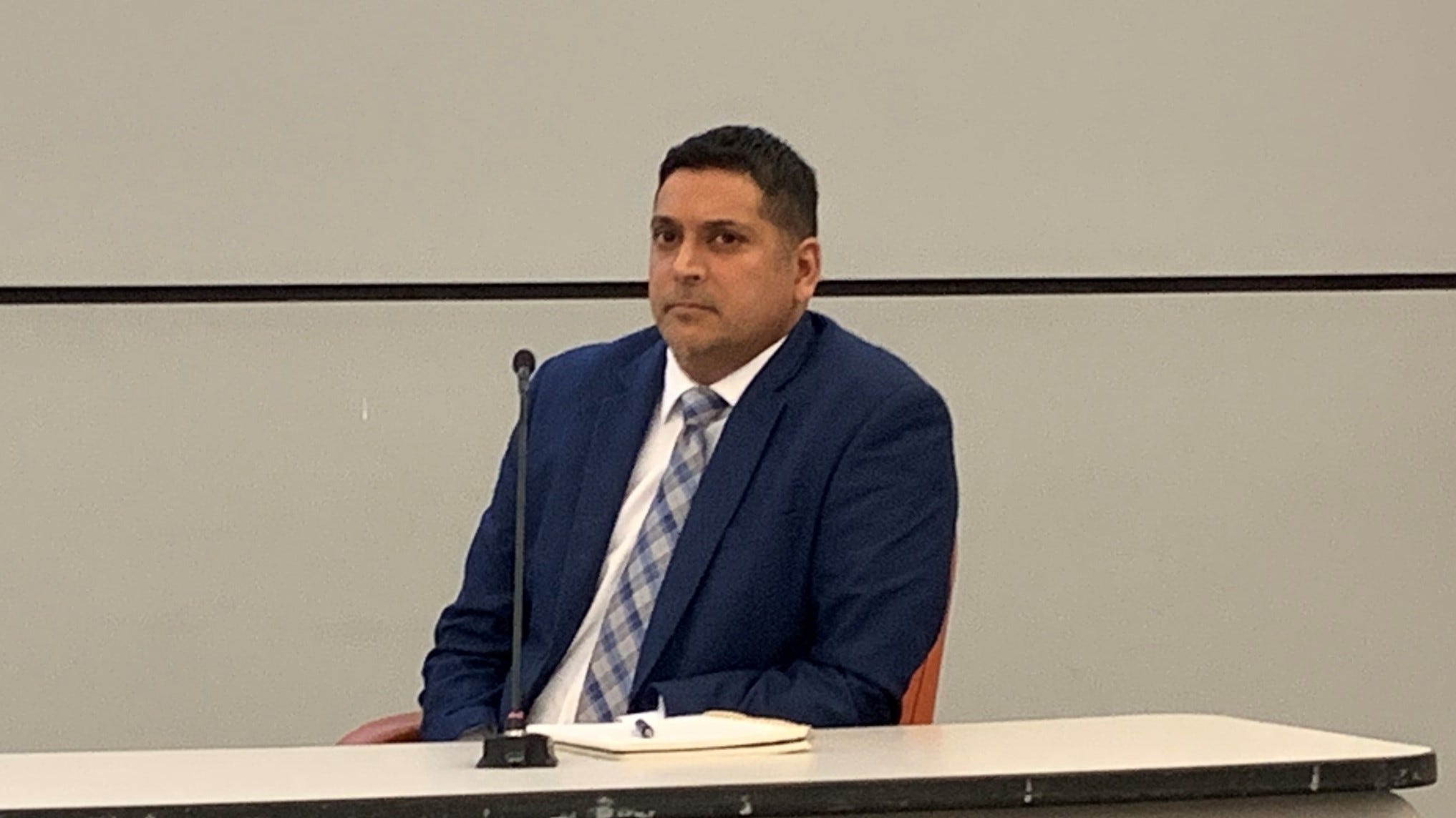 Philly superintendent finalist touts school-turnaround experience