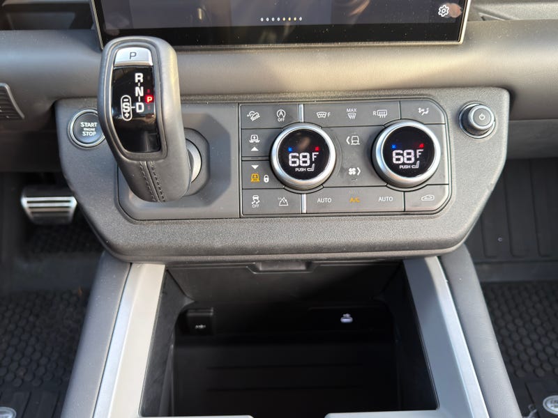 2025 Land Rover Defender 130