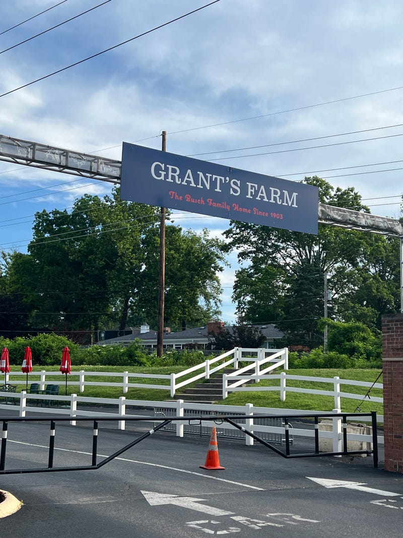 Grant's Farm Entrance