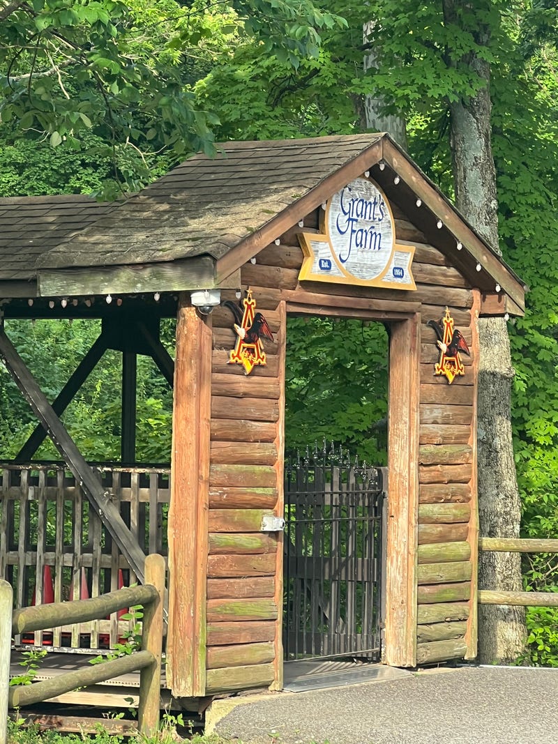 Grant's Farm Entrance 