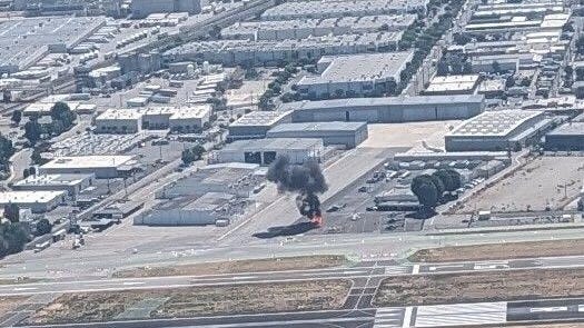 2 dead after small plane crashes and catches fire at Van Nuys Airport