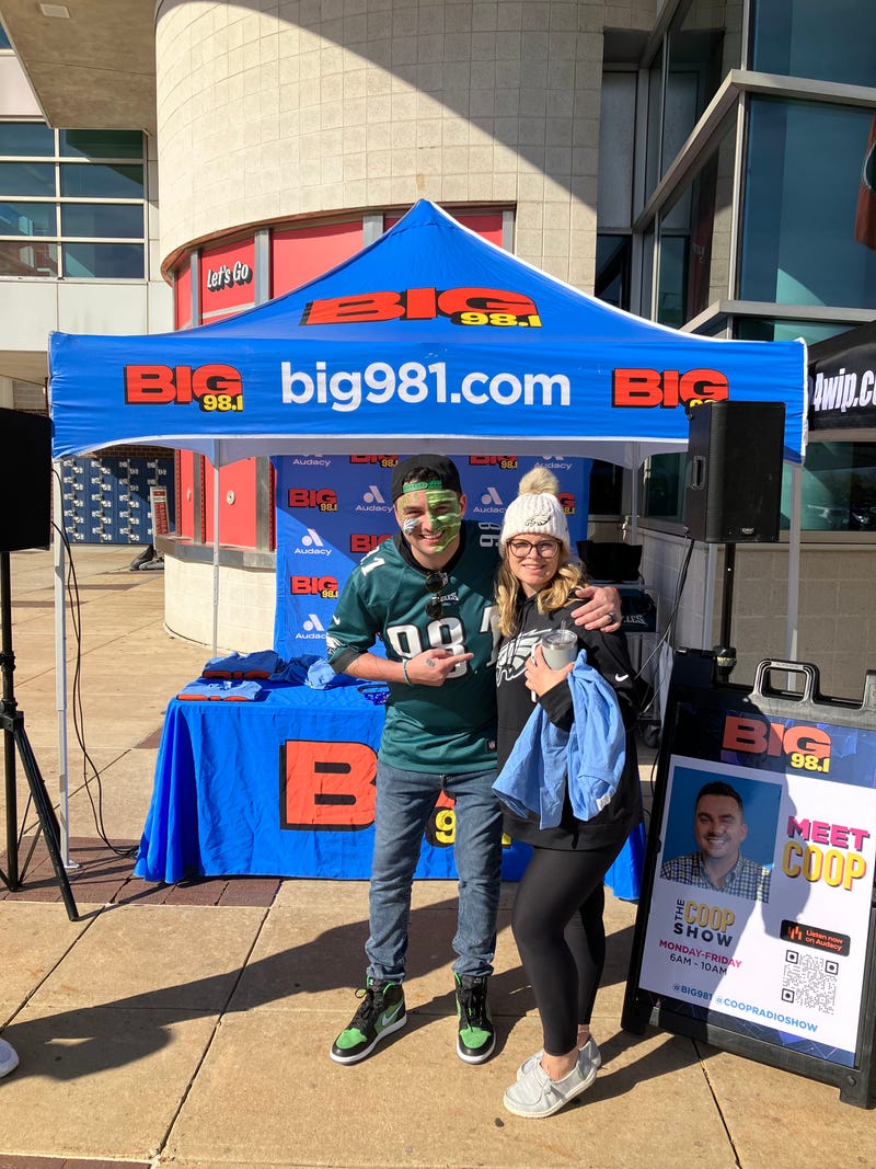 Coop with Philadelphia Eagles fans before the Eagles vs. Steelers game