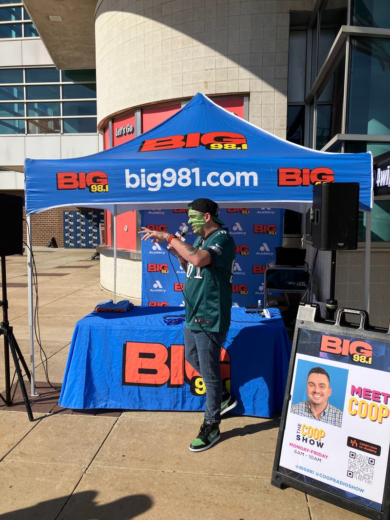 Coop before the Eagles vs. Steelers game
