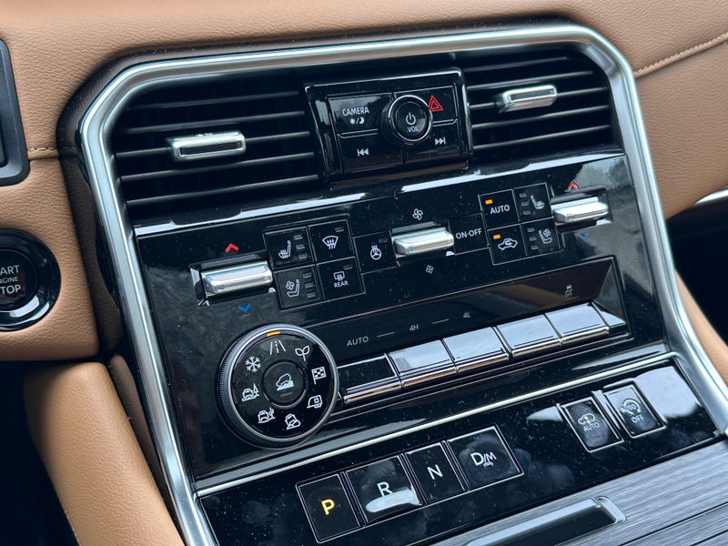 026 Nissan Armada Platinum Reserve Intelligent 4WD