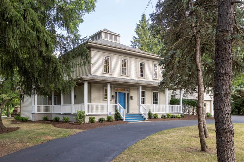 The former Meadowbrook CC Women's clubhouse is for sale