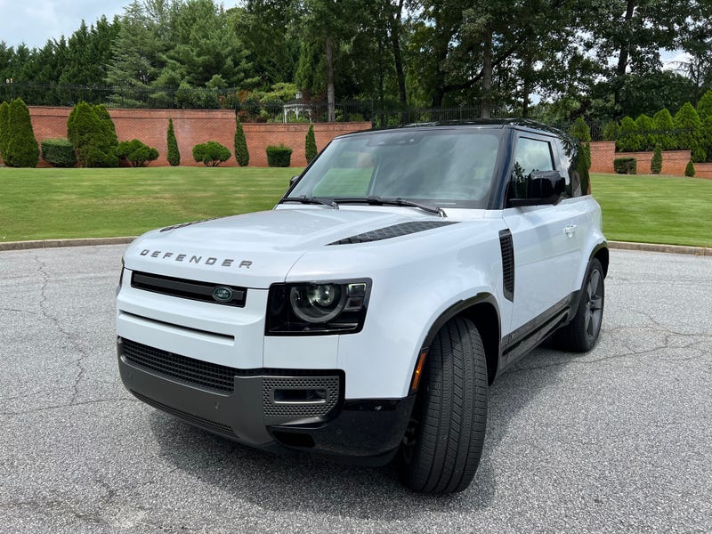 2022 Land Rover Defender 90 V8