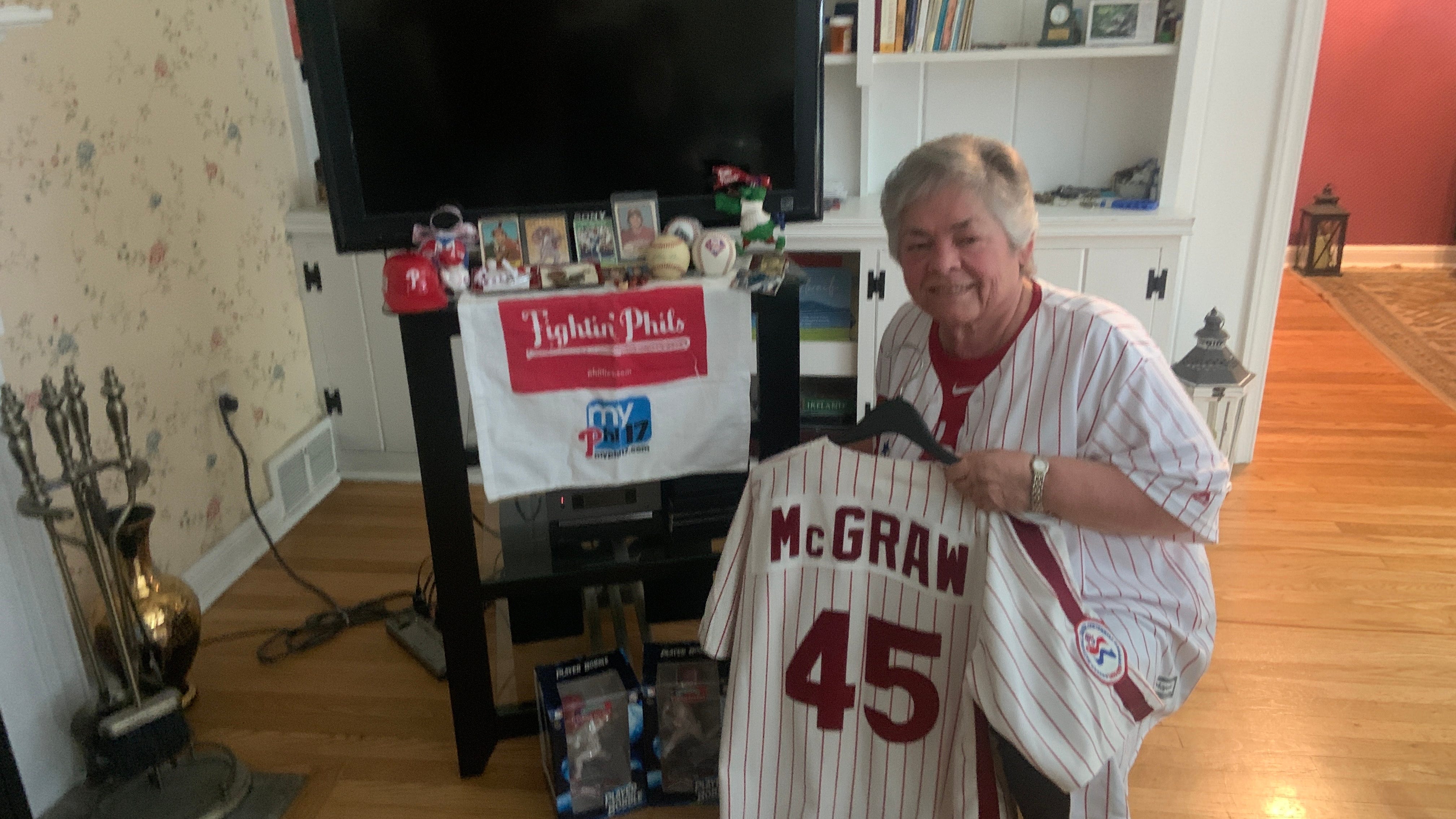 Faith in her Fightin’ Phils: Delco nun devoutly roots, prays for Phillies
