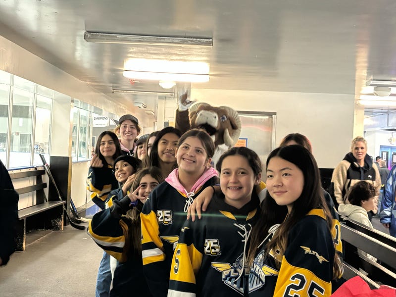 Hockey community continues rallying around Santa Clarita Lady Flyers after championship and tragedy