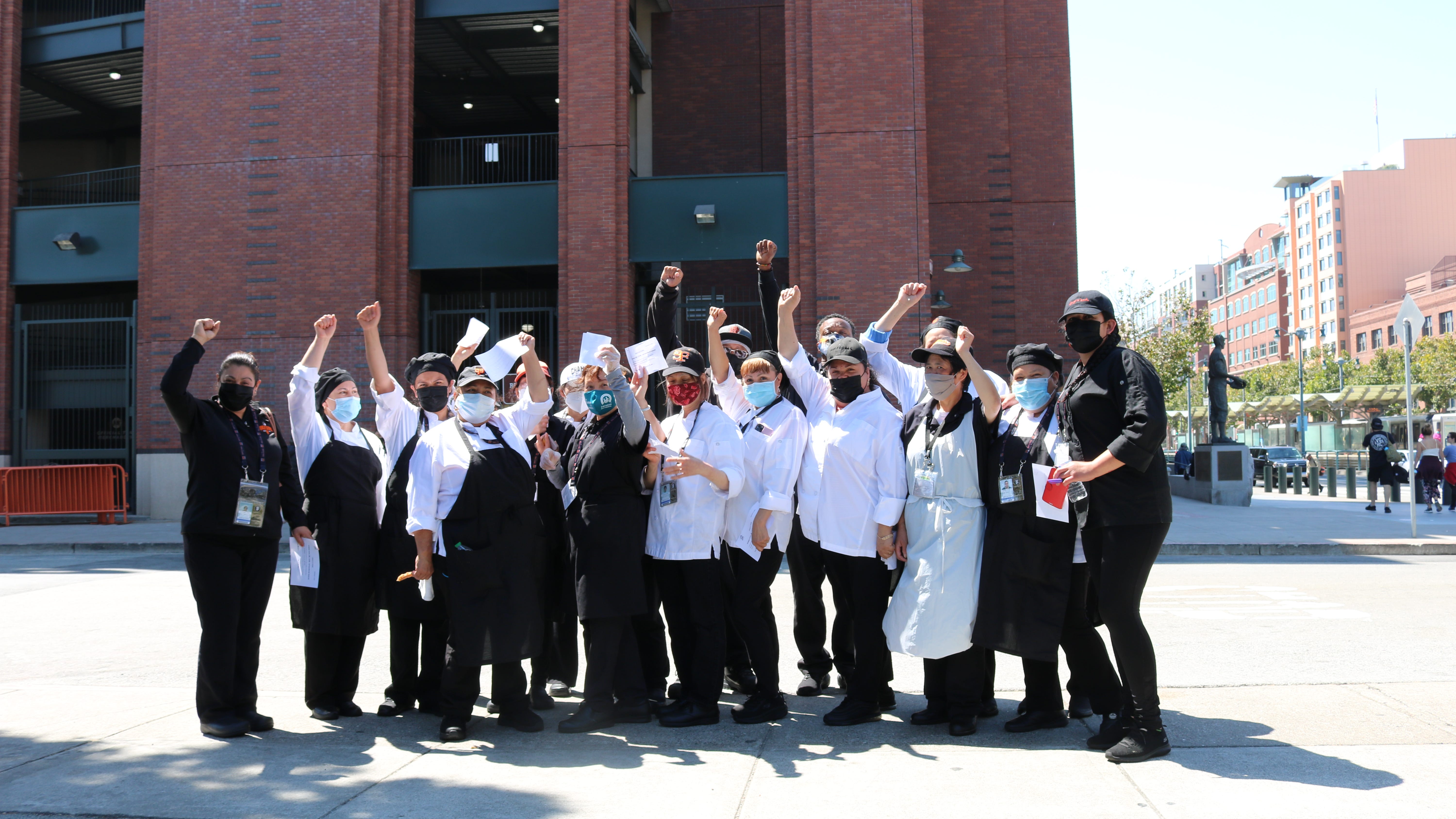 Giants concession workers avoid strike, reach deal for better wages, safety conditions