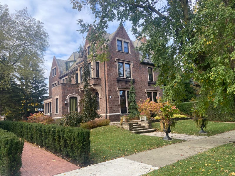 Erie County continues to set records for the sale of homes going for more than $1 million.