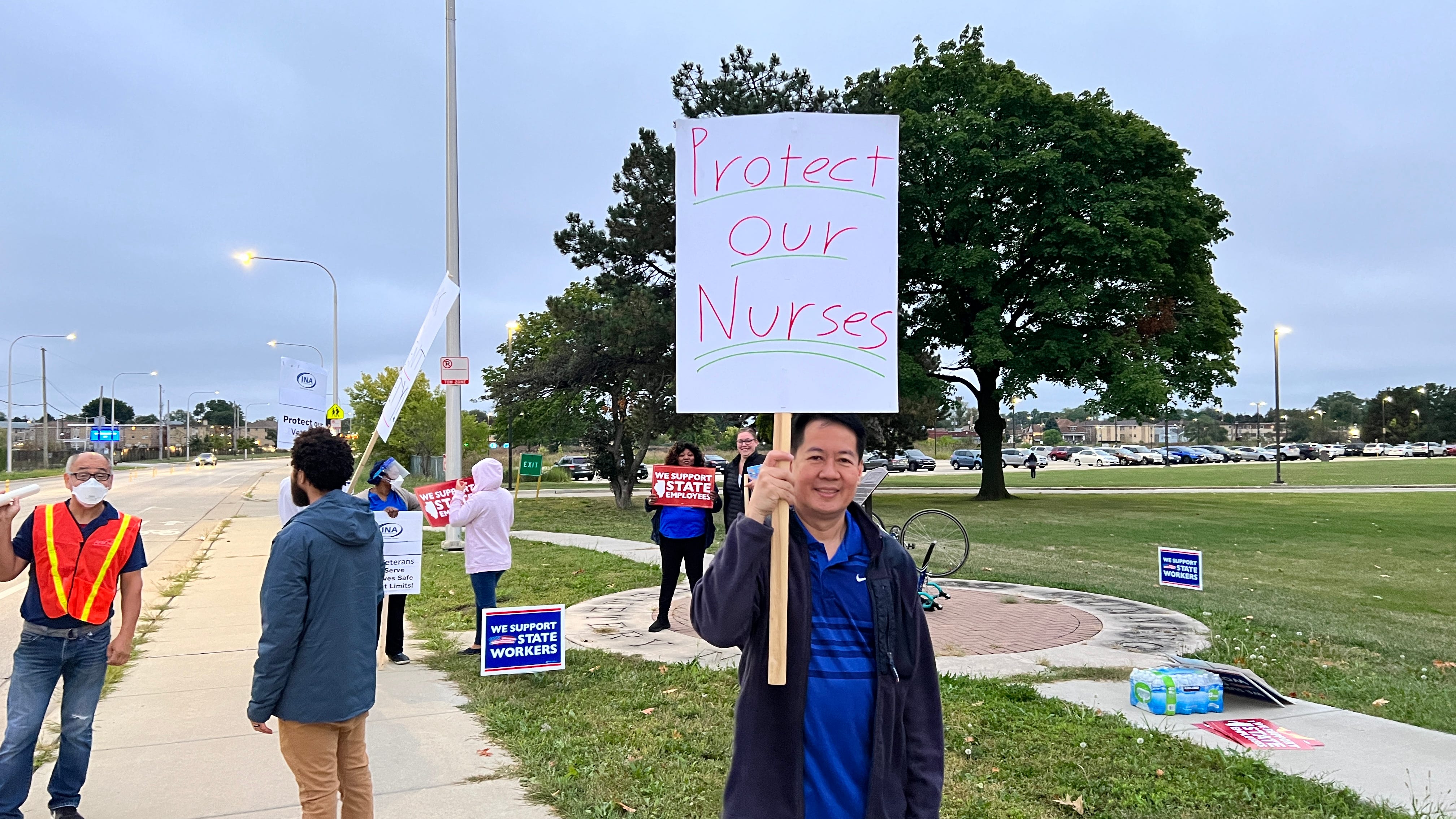 Nurses picket for better staffing levels on Northwest Side