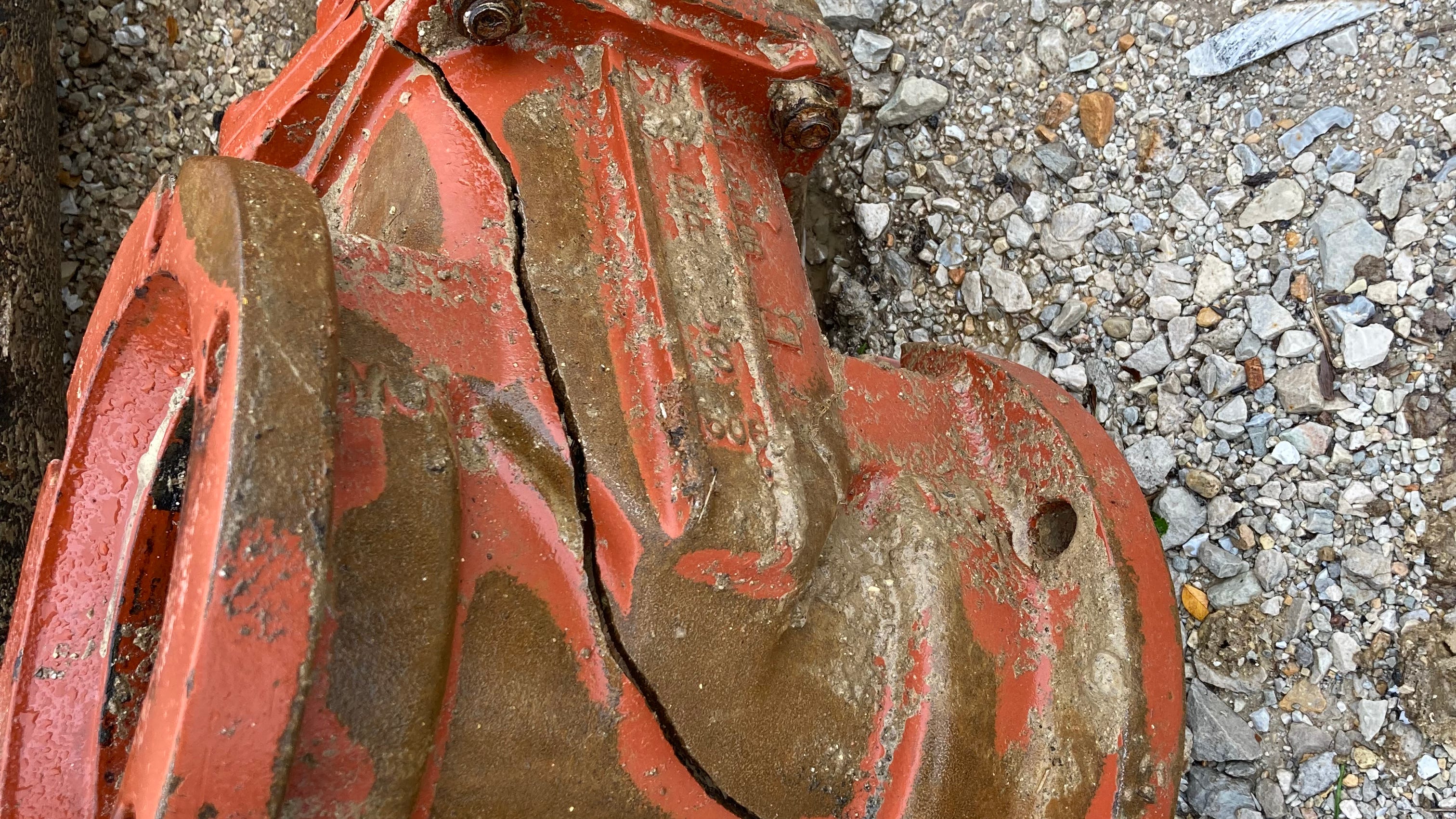 Did lightning strike cause Batavia fire hydrant to crack?