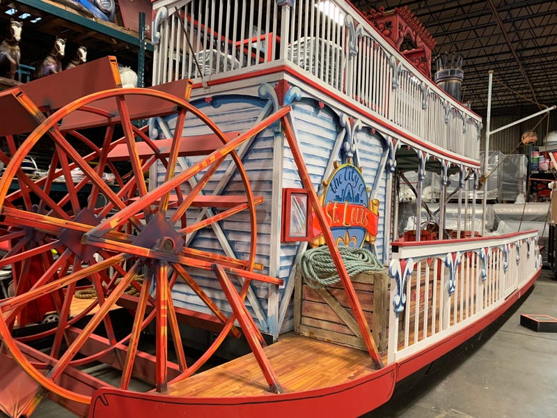 St. Louis VP Parade floats