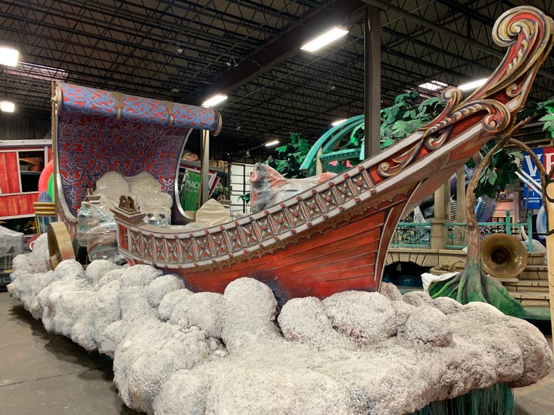 St. Louis VP Parade floats