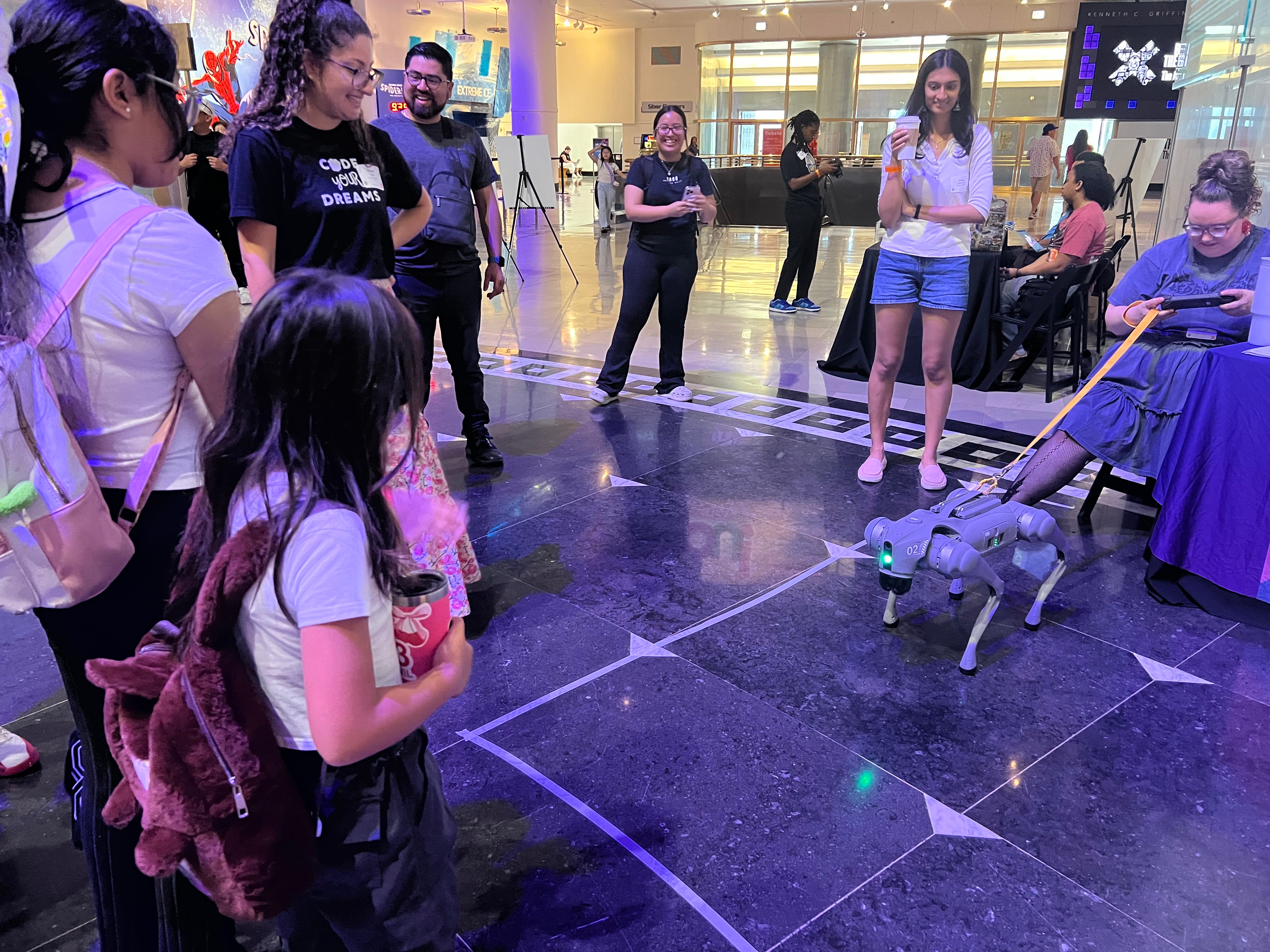 Estudiantes de Code Your Dreams en acción