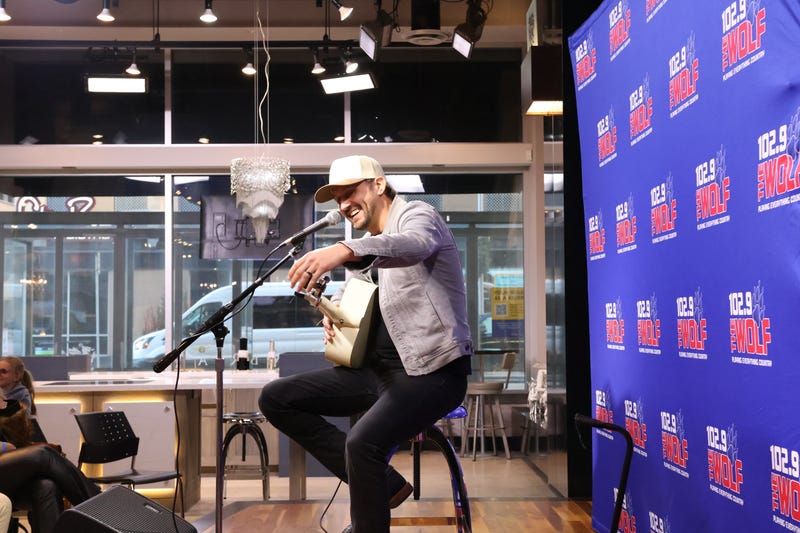 102. 9 The Wolf