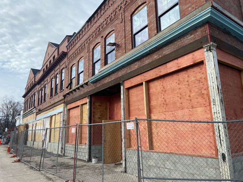 Women are working on more local construction sites.