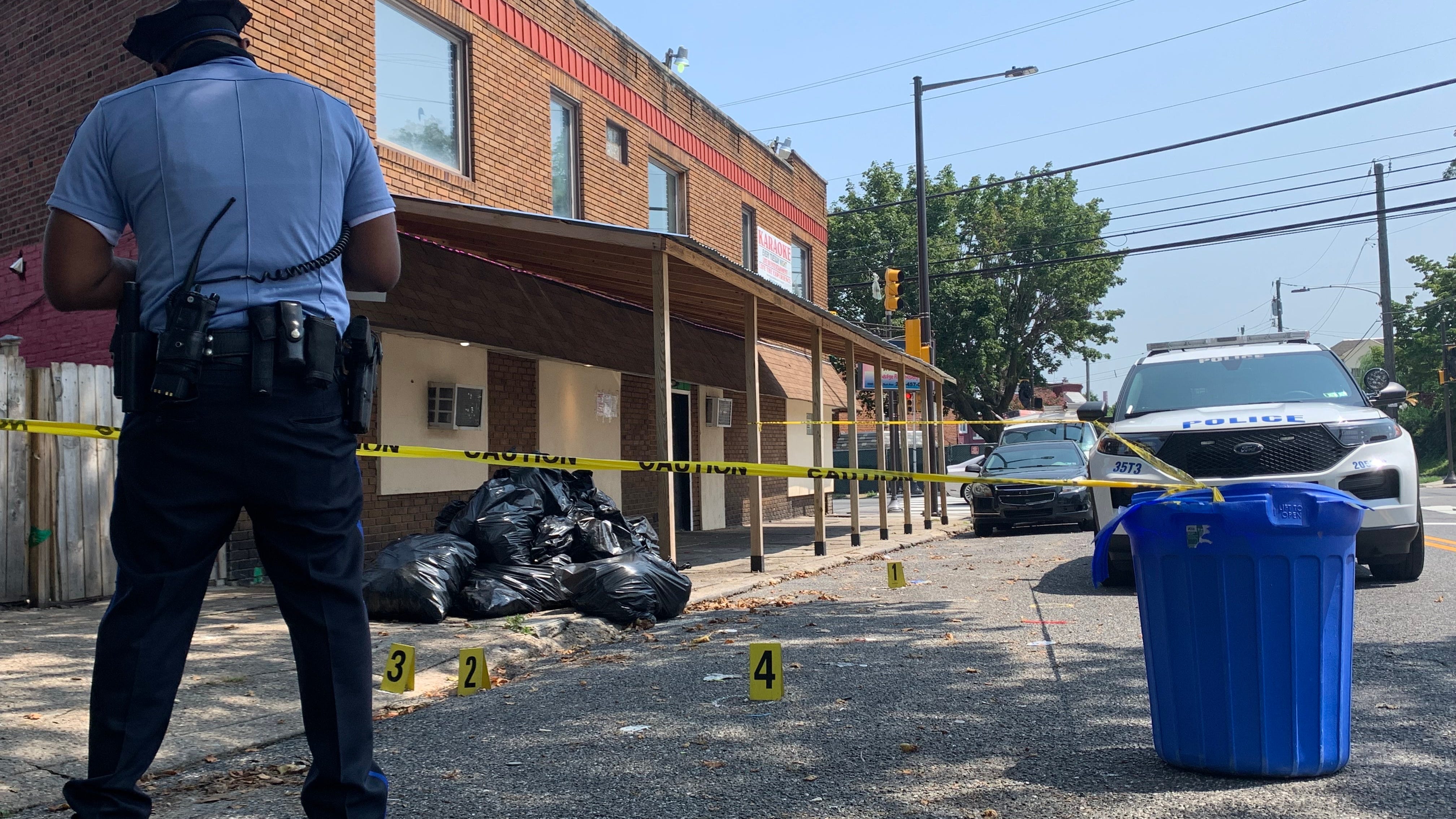 1 dead, 7 injured in 2 separate shootings in Philadelphia