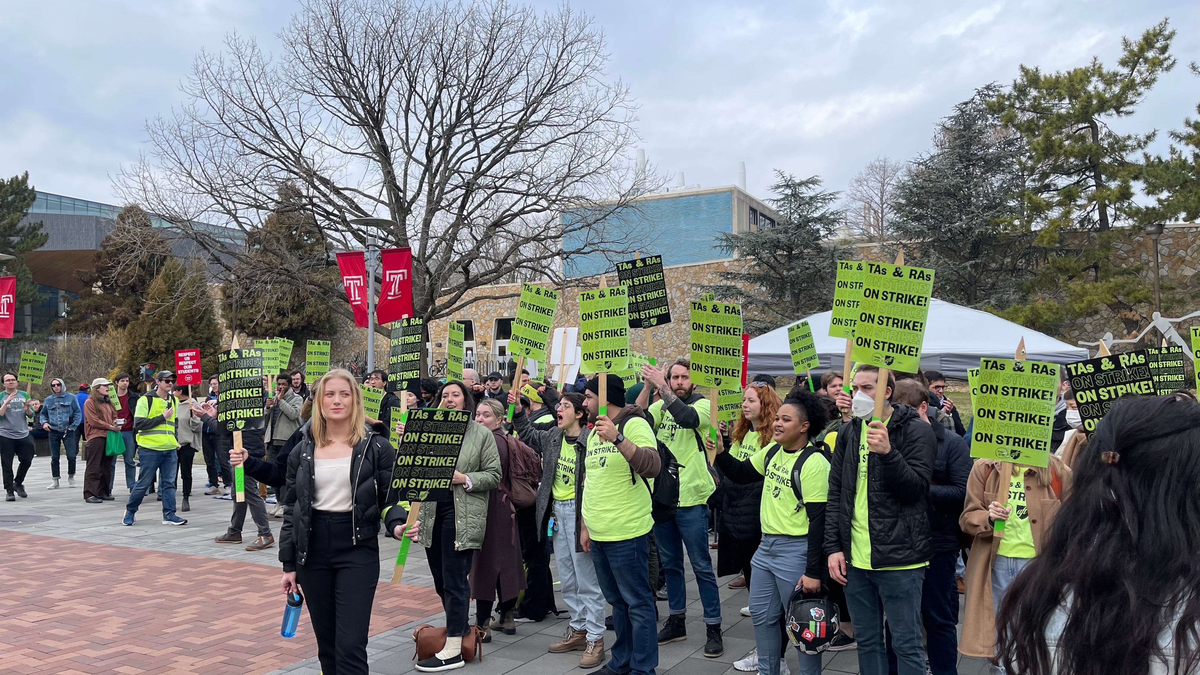 Temple grad students accuse administrators of strikebreaking tactics