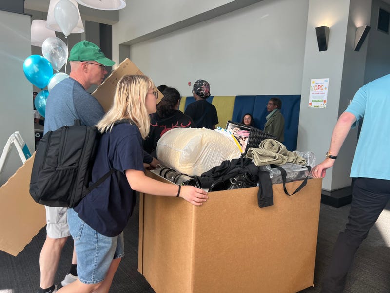 New students move in on Columbia College's move-in day.