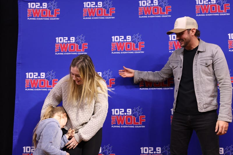 102. 9 The Wolf