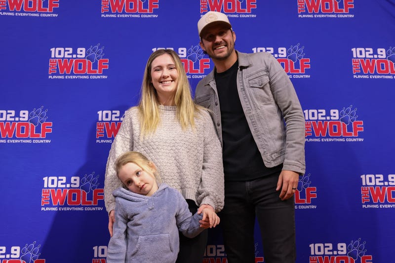 102. 9 The Wolf
