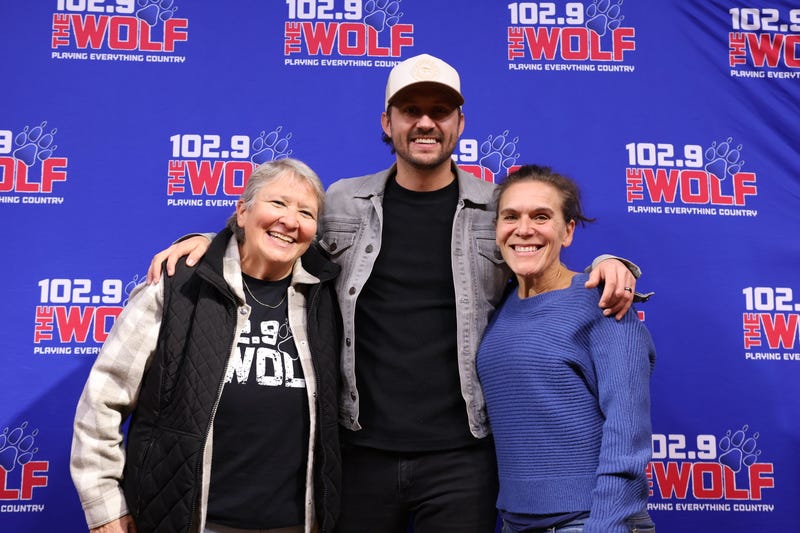 102. 9 The Wolf