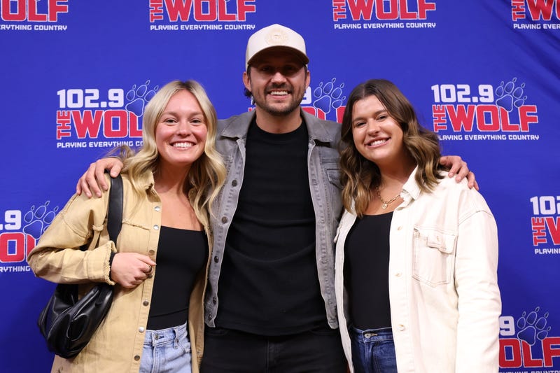 102. 9 The Wolf