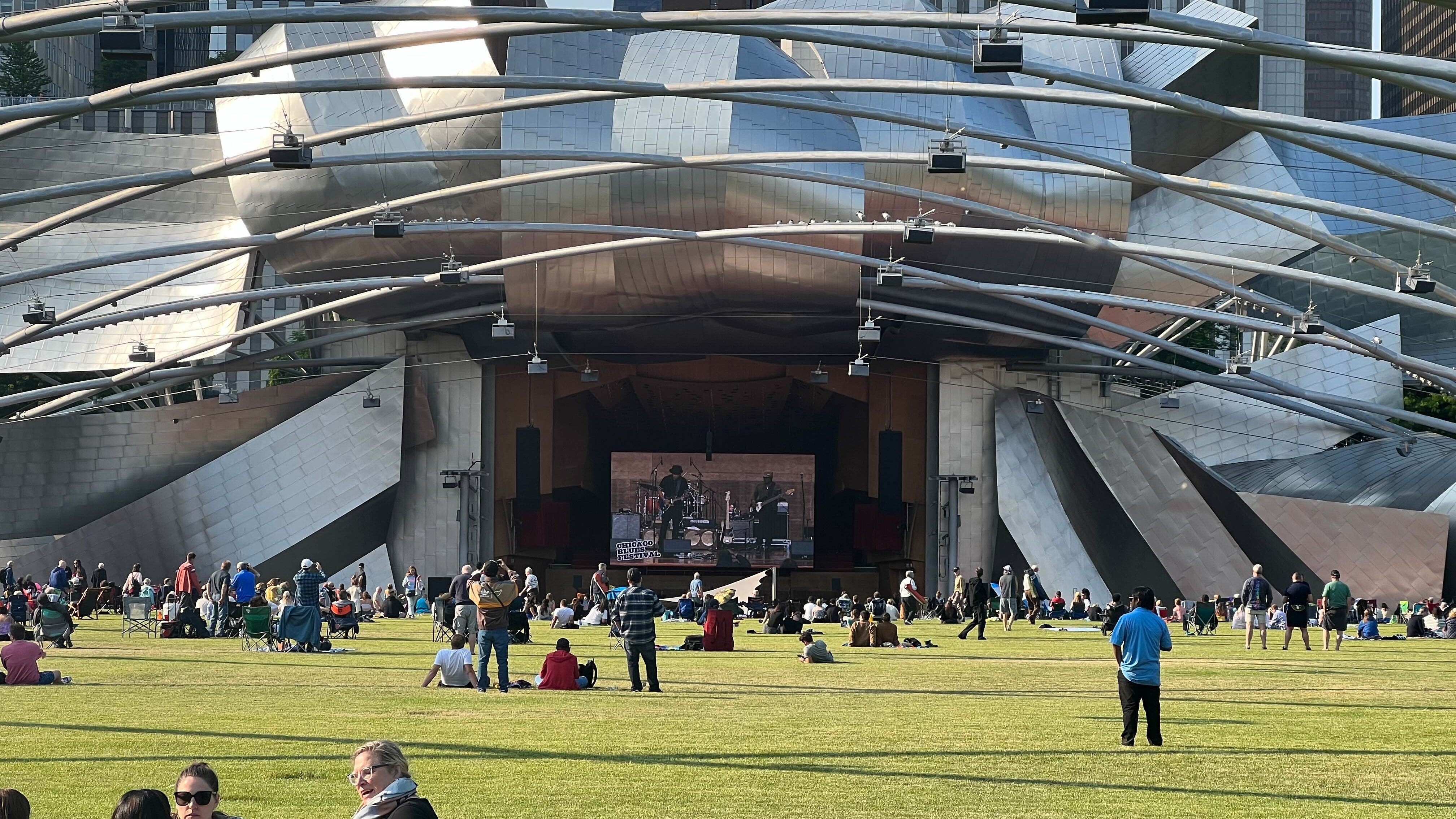 Weekend's Chicago Blues Festival already off to lively start