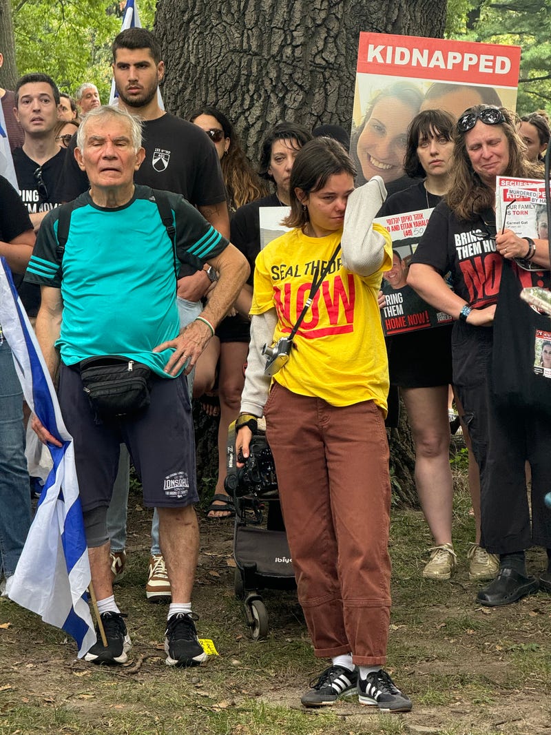 Hundreds gathered in Central Park on Sunday to mourn the six hostages killed in Gaza and call on Israeli leaders to negotiate a deal to release the remaining 101 people being held.
