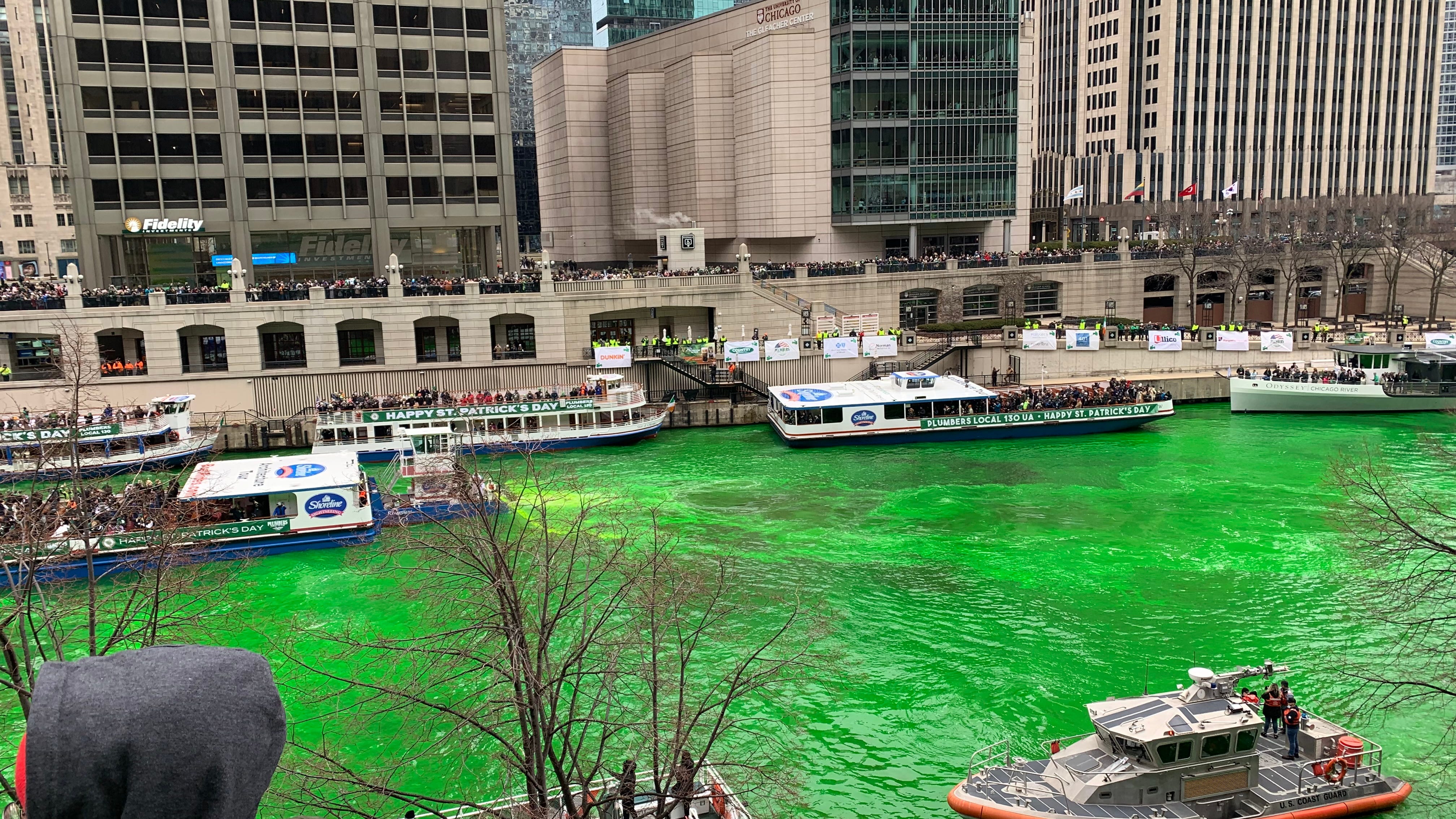 Thousands from near and far gather in Loop for annual St. Patrick's Day river dyeing