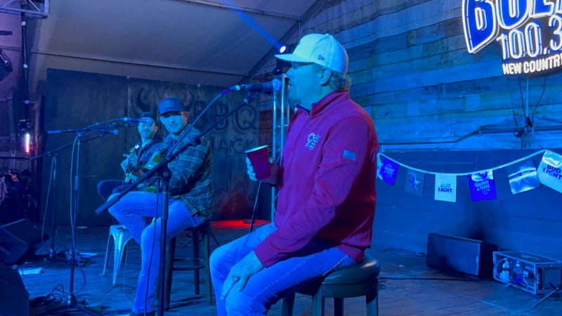 Toby Keith at the Bull BBQ Shack