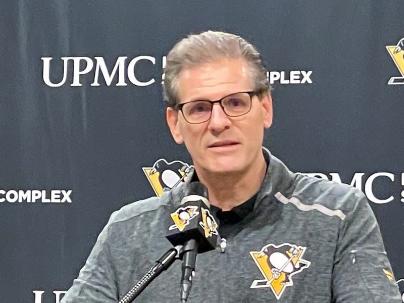 Ron Hextall at podium