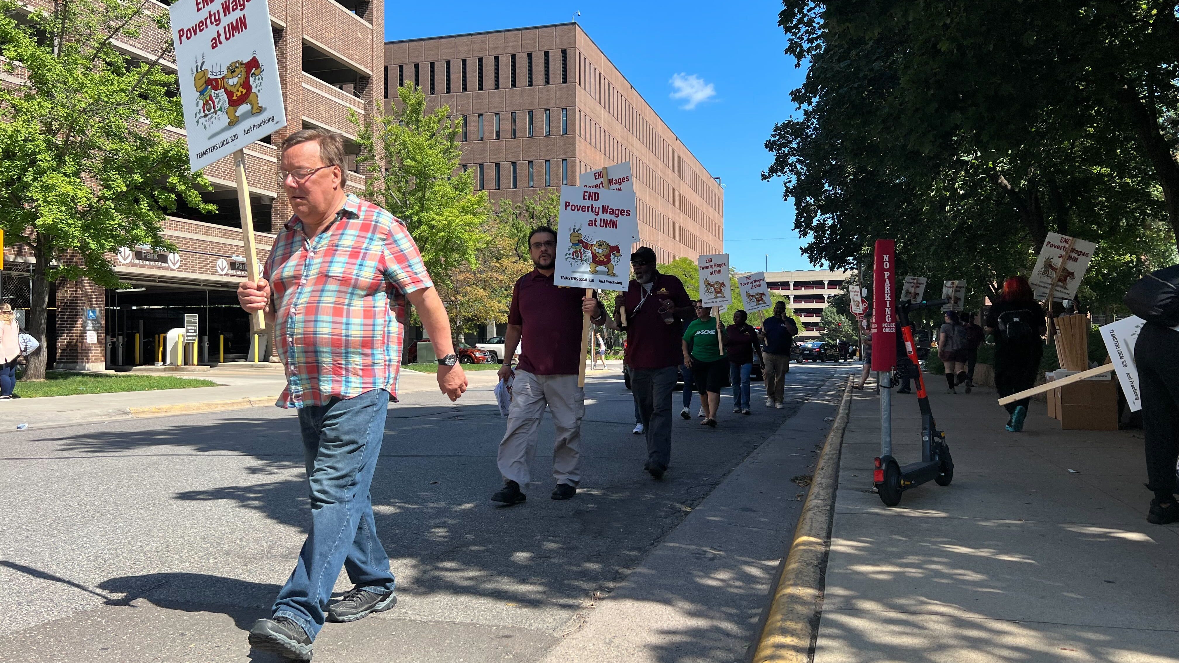 UMN service workers vote to authorize strike after months of contract disputes